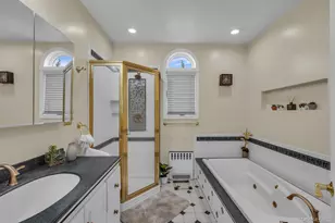 95 Liberty Blvd, Valley Stream, NY 11580 - Photo 7