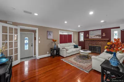 95 Liberty Boulevard, Valley Stream, NY 11580 - Photo 3