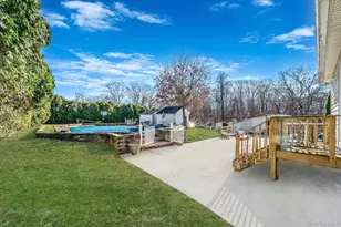 211 N Titmus Dr, Mastic, NY 11950 - Photo 13