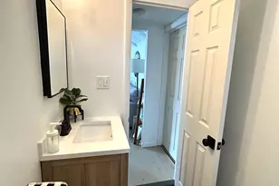 800 S 6th St, Lindenhurst, NY 11757 - Photo 15