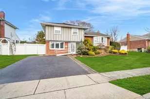 11 Fordham Dr, Plainview, NY 11803 - Photo 3