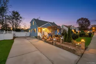 626 Winthrop Dr, Uniondale, NY 11553 - Photo 3