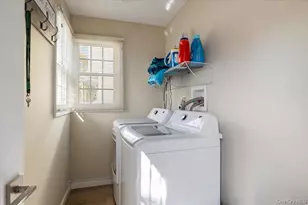 194 Newark St, Lindenhurst, NY 11757 - Photo 19