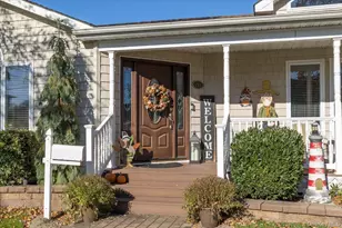 194 Newark St, Lindenhurst, NY 11757 - Photo 3