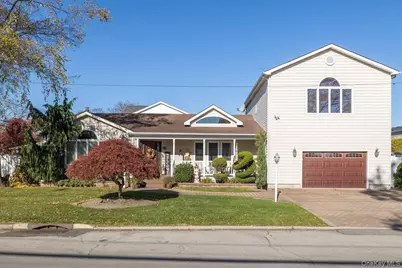 194 Newark Street, Lindenhurst, NY 11757 - Photo 1