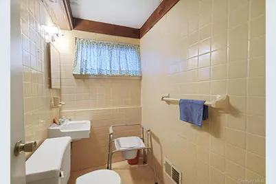 31 Cabin Lane, East Setauket, NY 11733 - Photo 13