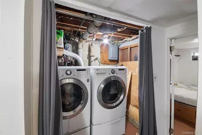 277 Horseblock Road, Farmingville, NY 11738 - Photo 23