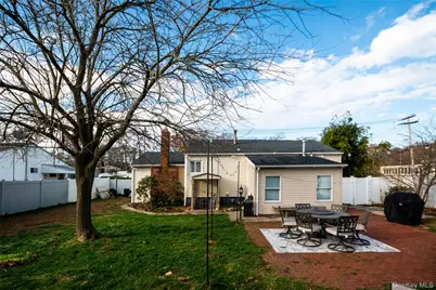 277 Horseblock Road, Farmingville, NY 11738 - Photo 25