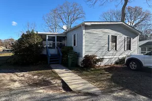 92 Willow Dr, East Quogue, NY 11942 - Photo 3