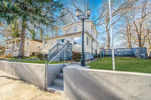 44 Lynbrook Dr, Sound Beach, NY 11789 - Photo 3