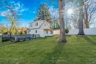 44 Lynbrook Dr, Sound Beach, NY 11789 - Photo 9