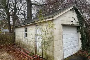 155 Dahlia Dr, Mastic Beach, NY 11951 - Photo 25