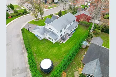 1560 Pebble Lane, Hewlett, NY 11557 - Photo 5