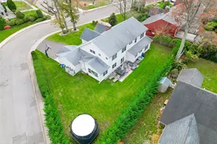 1560 Pebble Ln, Hewlett, NY 11557 - Photo 5