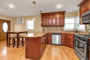 31 Piave Terrace, Lindenhurst, NY 11757 - Photo 7