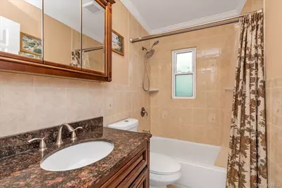 31 Piave Terrace, Lindenhurst, NY 11757 - Photo 9