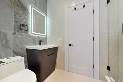 267 Sprucewood Drive, Levittown, NY 11756 - Photo 33