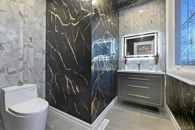 267 Sprucewood Drive, Levittown, NY 11756 - Photo 23