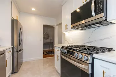 6-8 Wooleys Lane #B-34, Great Neck, NY 11023 - Photo 13