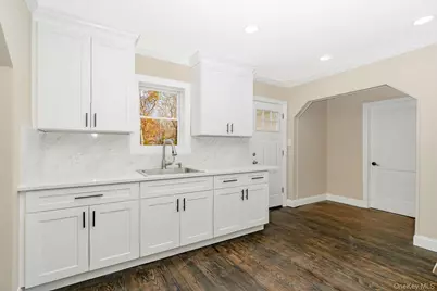 123 4th Avenue, Huntington, NY 11746 - Photo 3