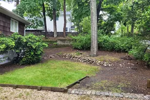 31 Apricot Rd, Rocky Point, NY 11778 - Photo 9