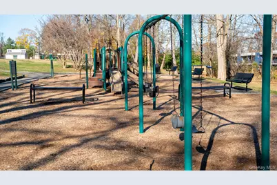 614 Woodland Hills Road, White Plains, NY 10603 - Photo 19