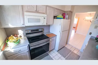 614 Woodland Hills Road, White Plains, NY 10603 - Photo 9