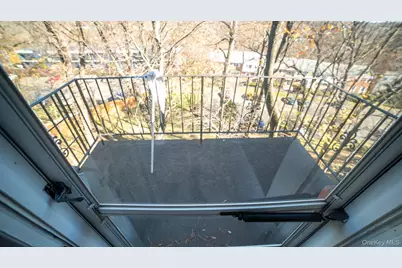 614 Woodland Hills Road, White Plains, NY 10603 - Photo 23