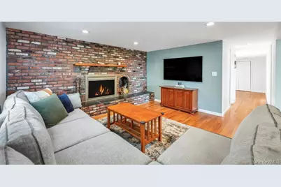 44 Derby Avenue, Greenlawn, NY 11740 - Photo 19