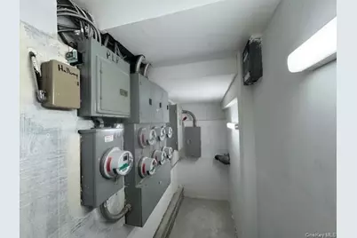 3080 37th Street, Astoria, NY 11103 - Photo 9