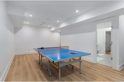 16 Myrtledale Road, Scarsdale, NY 10583 - Photo 39