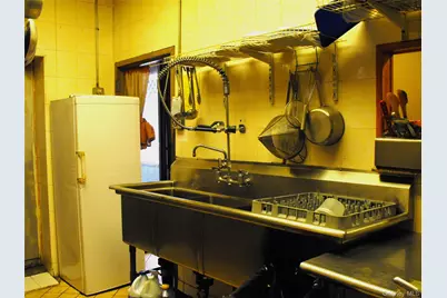 81-13 Northern Boulevard, Jackson Heights, NY 11372 - Photo 7