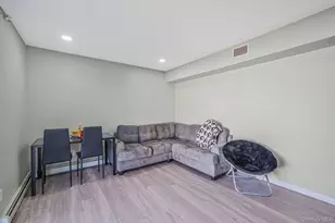 445 45th St, Copiague, NY 11726 - Photo 33