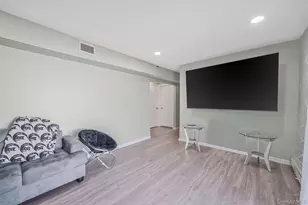 445 45th St, Copiague, NY 11726 - Photo 27