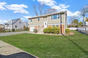 445 45th St, Copiague, NY 11726 - Photo 5