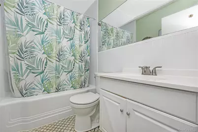 4 Florida Avenue, Copiague, NY 11726 - Photo 13