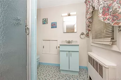 4 Florida Avenue, Copiague, NY 11726 - Photo 17