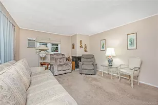 4 Florida Ave, Copiague, NY 11726 - Photo 7