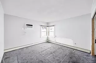 143 Blacksmith Rd E, Levittown, NY 11756 - Photo 15