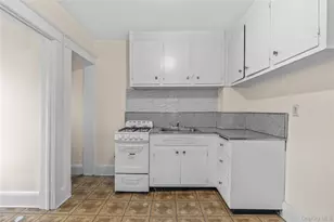 63 Grant Ave, White Plains, NY 10603 - Photo 23