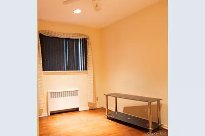 1322 Barry Drive S, Valley Stream, NY 11580 - Photo 7