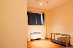 1322 Barry Dr S, Valley Stream, NY 11580 - Photo 7