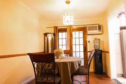 1322 Barry Drive S, Valley Stream, NY 11580 - Photo 5