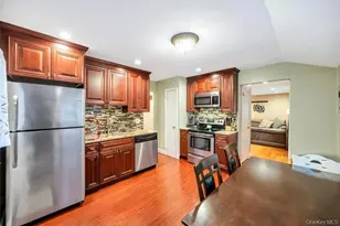 24 W Oak St, Farmingdale, NY 11735 - Photo 9