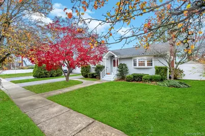 24 W Oak Street, Farmingdale, NY 11735 - Photo 3