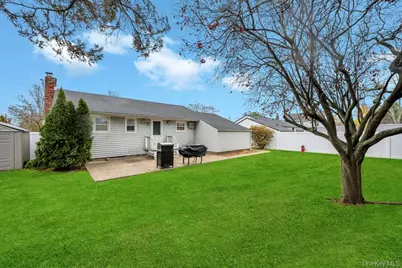 24 W Oak Street, Farmingdale, NY 11735 - Photo 25