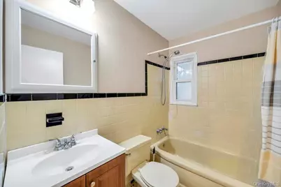 24 W Oak Street, Farmingdale, NY 11735 - Photo 19