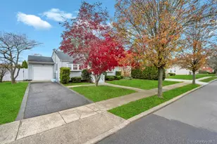 24 W Oak St, Farmingdale, NY 11735 - Photo 27