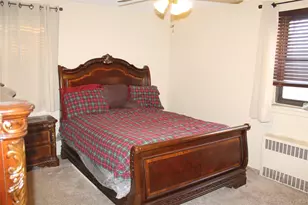 87-30 204th St, Hollis, NY 11423 - Photo 13