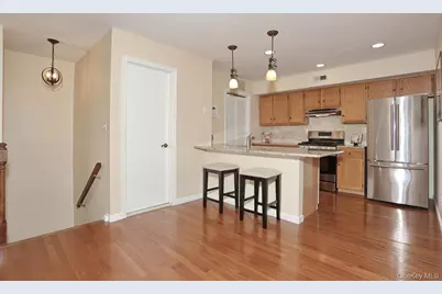 262 E Crooked Hill Road, Pearl River, NY 10965 - Photo 9